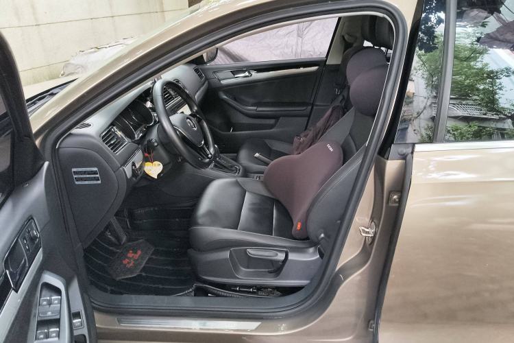Used Volkswagen Sagitar 2015 1.6L Automatic Comfort Model Left Front Seat