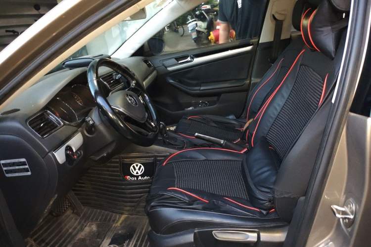 Used Volkswagen Sagitar 2015 1.6L Automatic Comfort Model Left Front Seat