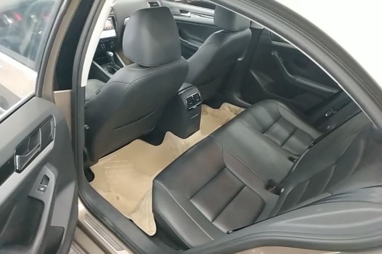 Used Volkswagen Sagitar 2015 230TSI Automatic Comfort Version Left Rear Seat