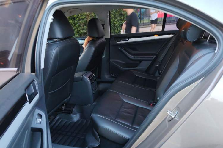 Used Volkswagen Sagitar 2015 1.6L Automatic Comfort Model Left Rear Seat
