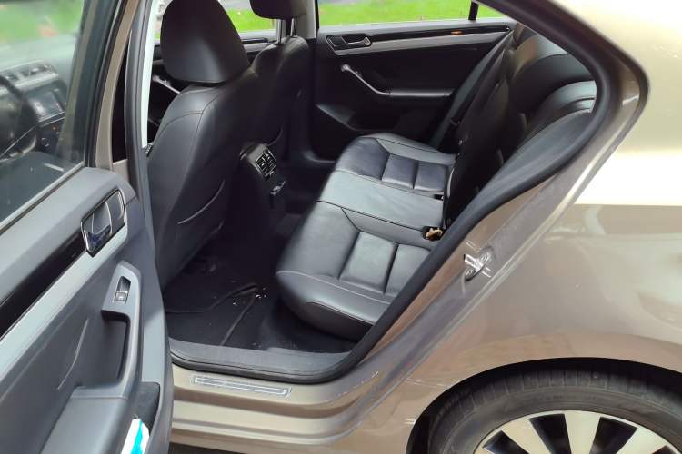 Used Volkswagen Sagitar 2015 230TSI Automatic Comfort Version Left Rear Seat