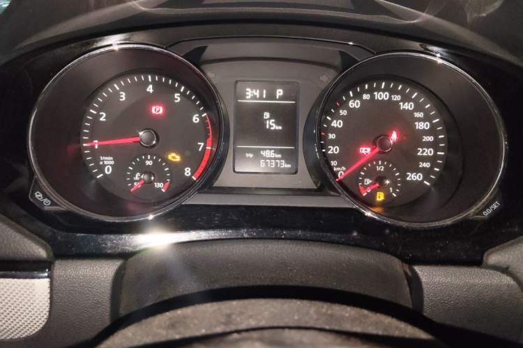 Used Volkswagen Sagitar 2015 230TSI Automatic Comfort Version Odometer Close Up