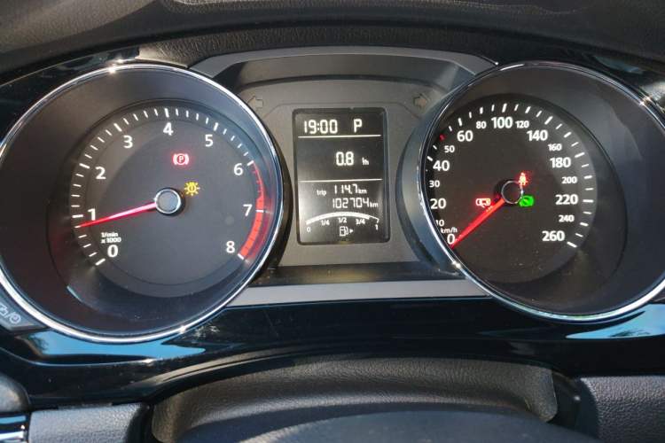 Used Volkswagen Sagitar 2015 1.6L Automatic Comfort Model Odometer Close Up