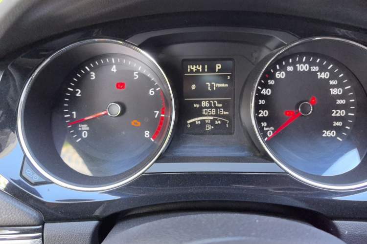 Used Volkswagen Sagitar 2015 1.6L Automatic Comfort Model Odometer Close Up