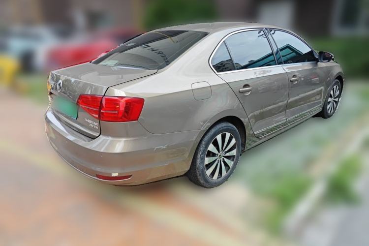 Used Volkswagen Sagitar 2015 230TSI Automatic Luxury Model Rear Right 45 Deg