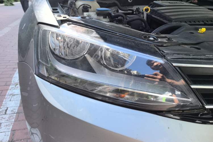 Used Volkswagen Sagitar 2015 1.6L Automatic Comfort Model Right Front Headlight