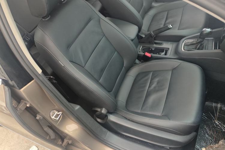 Used Volkswagen Sagitar 2015 230TSI Automatic Comfort Version Right Front Seat