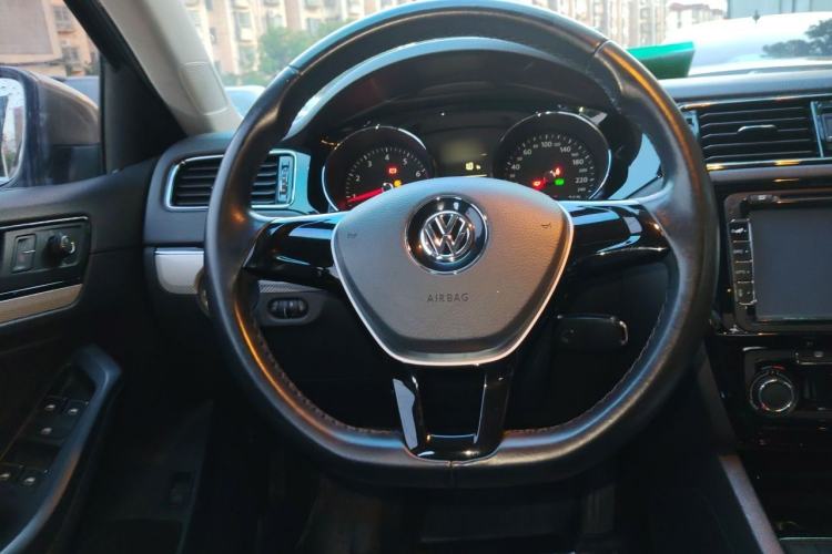 Used Volkswagen Sagitar 2015 1.6L Automatic Comfort Model Steering Wheel