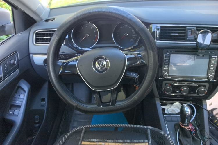 Used Volkswagen Sagitar 2015 1.6L Automatic Comfort Model Steering Wheel
