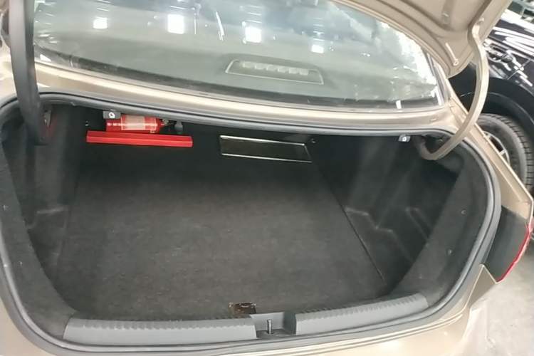 Used Volkswagen Sagitar 2015 230TSI Automatic Comfort Version Trunk