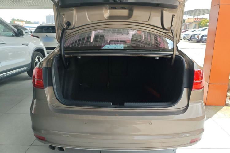 Used Volkswagen Sagitar 2015 230TSI Automatic Comfort Version Trunk