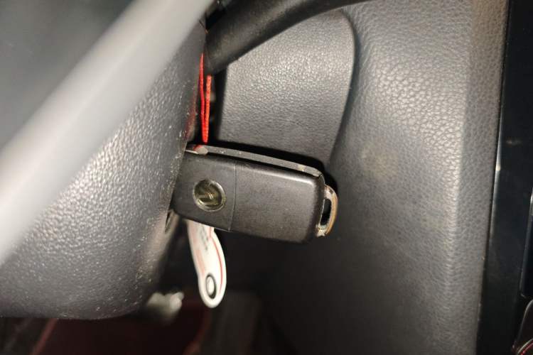 Used Volkswagen Sagitar 2015 230TSI Automatic Comfort Version Vehicle Key