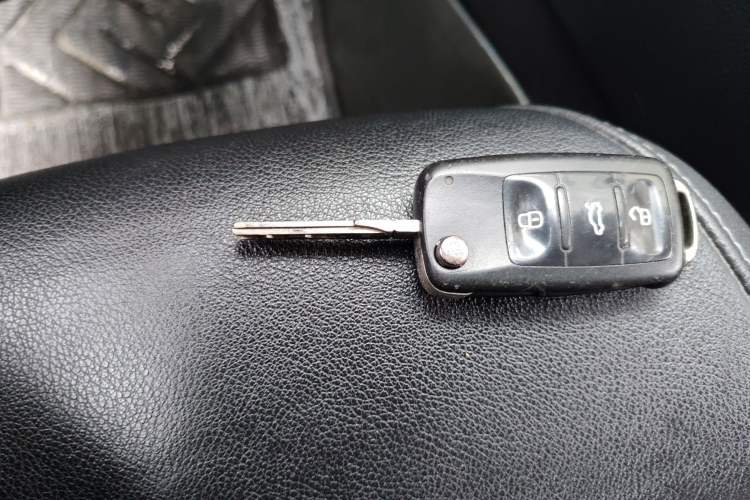 Used Volkswagen Sagitar 2015 1.6L Automatic Comfort Model Vehicle Key