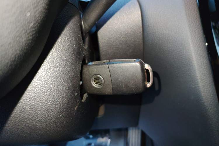 Used Volkswagen Sagitar 2015 1.6L Automatic Comfort Model Vehicle Key