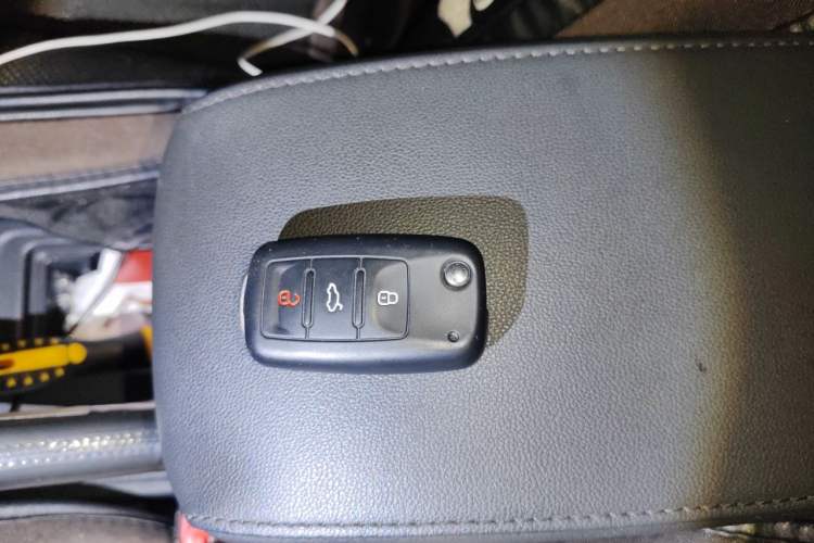 Used Volkswagen Sagitar 2015 230TSI Automatic Comfort Version Vehicle Key