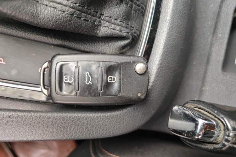 Used Volkswagen Sagitar 2015 230TSI Automatic Luxury Model Vehicle Key