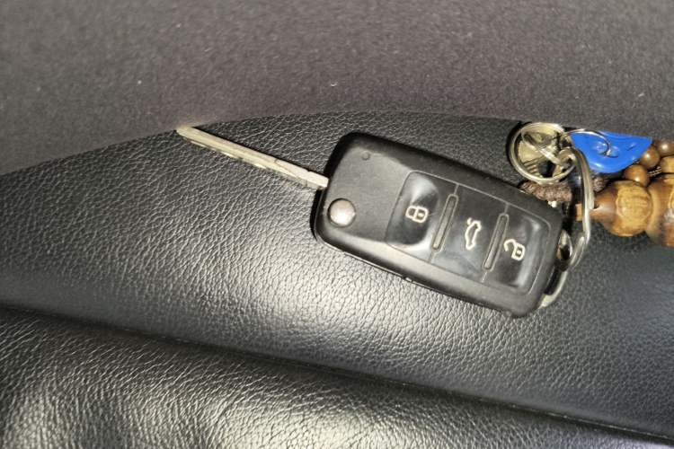 Used Volkswagen Sagitar 2015 1.6L Automatic Comfort Model Vehicle Key