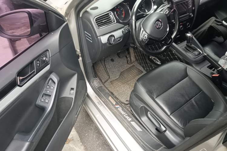 Used Volkswagen Sagitar 2015 1.6L Automatic Comfort Model Driver Seat
