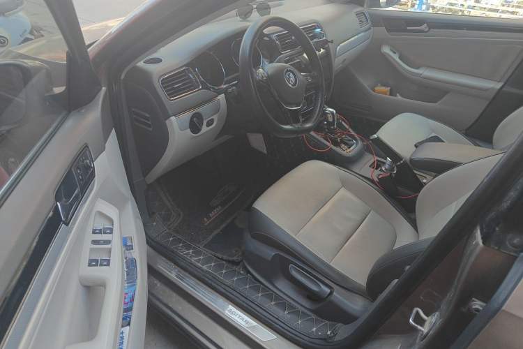 Used Volkswagen Sagitar 2015 1.6L Automatic Comfort Model Driver Seat