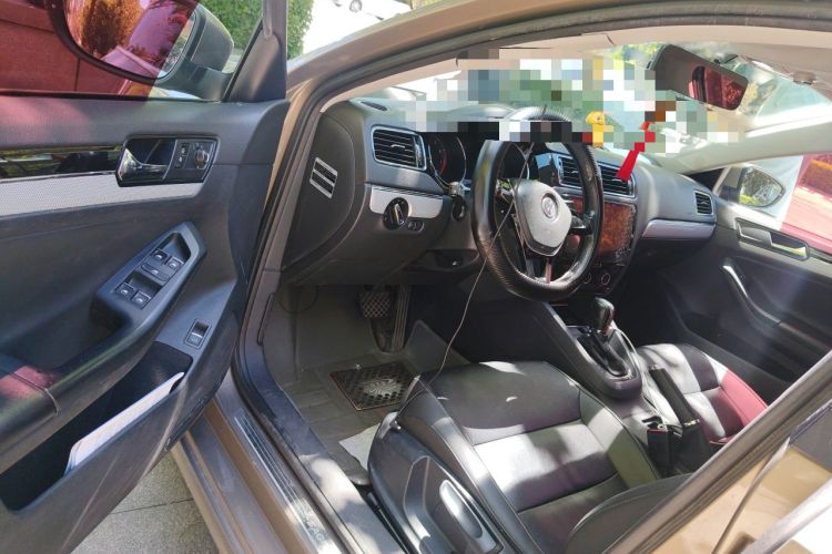 Used Volkswagen Sagitar 2015 1.6L Automatic Comfort Model Driver Seat