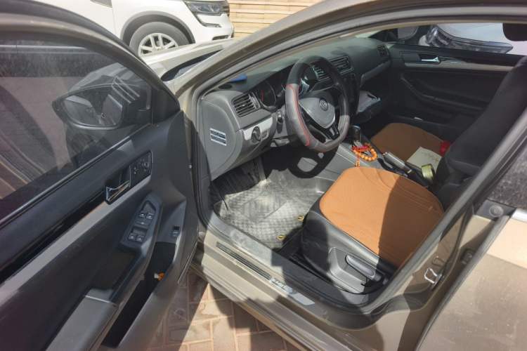 Used Volkswagen Sagitar 2015 1.6L Automatic Comfort Model Driver Seat