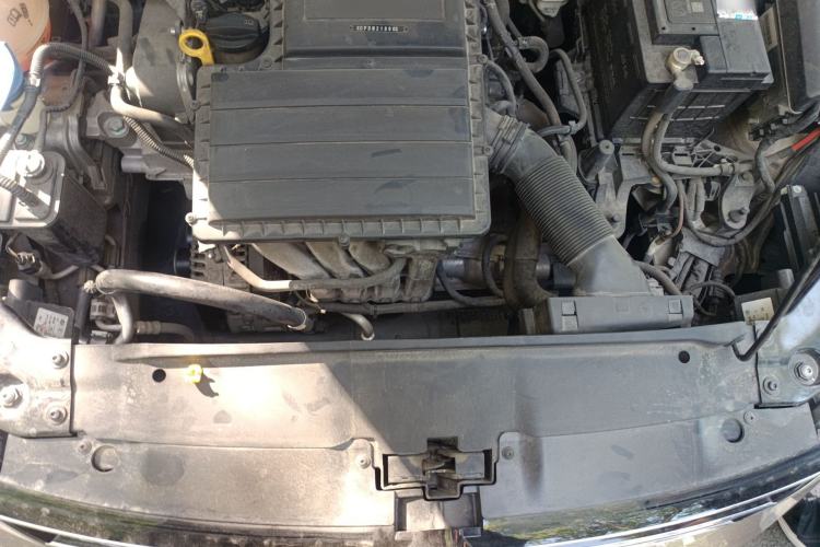 Used Volkswagen Sagitar 2015 1.6L Manual Comfort Model Engine Bay