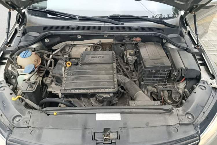 Used Volkswagen Sagitar 2015 1.6L Automatic Comfort Model Engine Bay