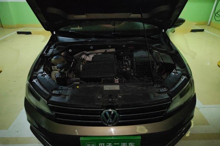 Used Volkswagen Sagitar 2015 1.6L Automatic Comfort Model Engine Bay