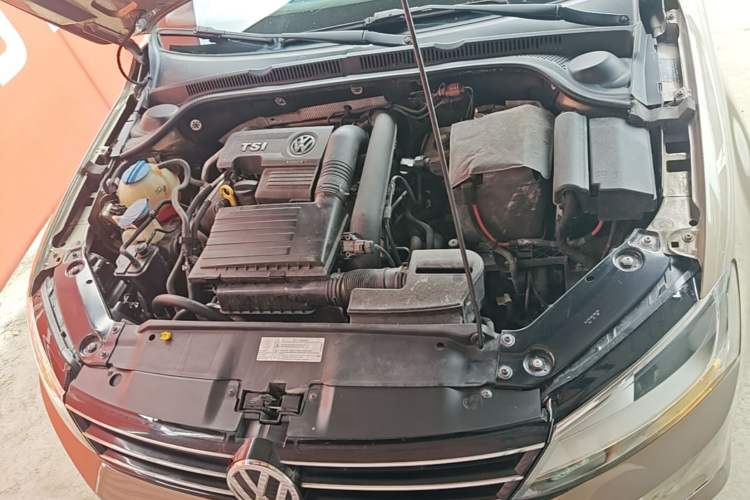 Used Volkswagen Sagitar 2015 230TSI Automatic Comfort Version Engine Bay