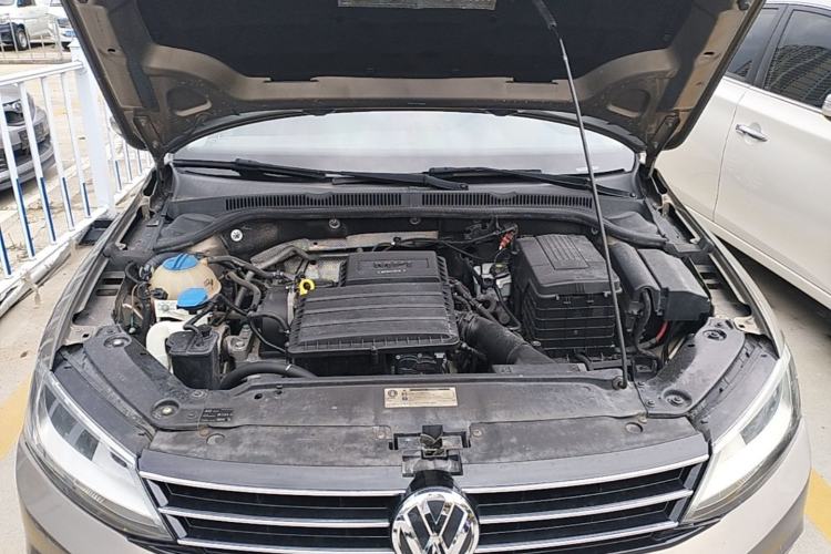Used Volkswagen Sagitar 2015 1.6L Automatic Comfort Model Engine Bay