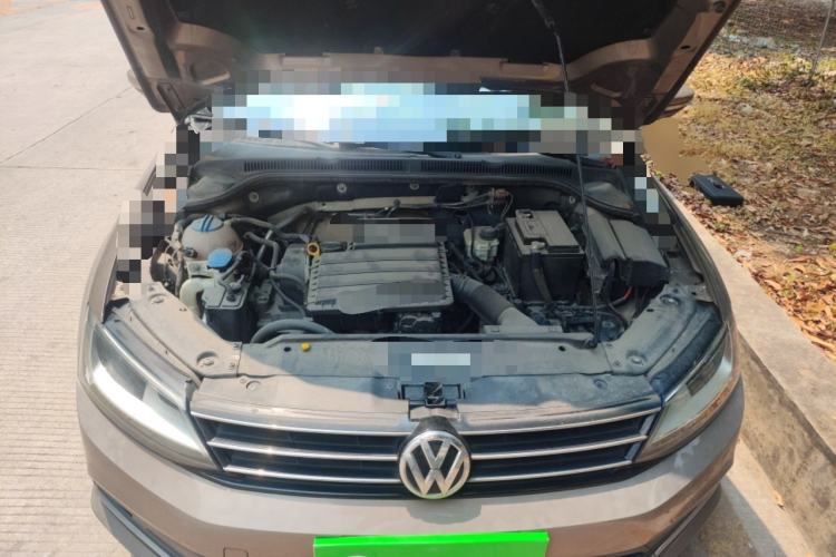Used Volkswagen Sagitar 2015 1.6L Manual Comfort Model Engine Bay