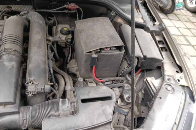 Used Volkswagen Sagitar 2015 230TSI Automatic Luxury Model Engine Bay Left