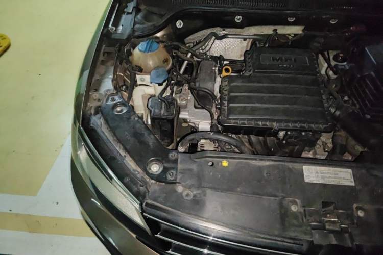 Used Volkswagen Sagitar 2015 1.6L Automatic Comfort Model Engine Bay Right