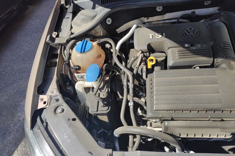 Used Volkswagen Sagitar 2015 230TSI Automatic Luxury Model Engine Bay Right