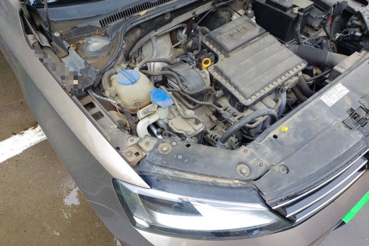 Used Volkswagen Sagitar 2015 1.6L Manual Comfort Model Engine Bay Right
