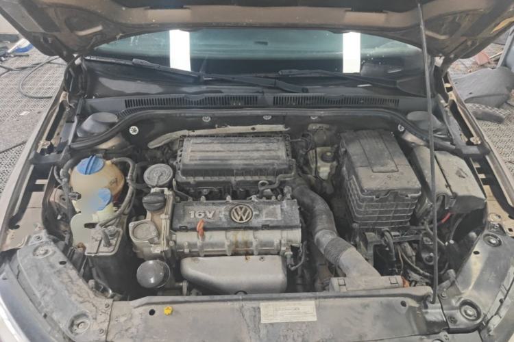 Used Volkswagen Sagitar 2015 1.6L Automatic Comfort Model Engine Bay