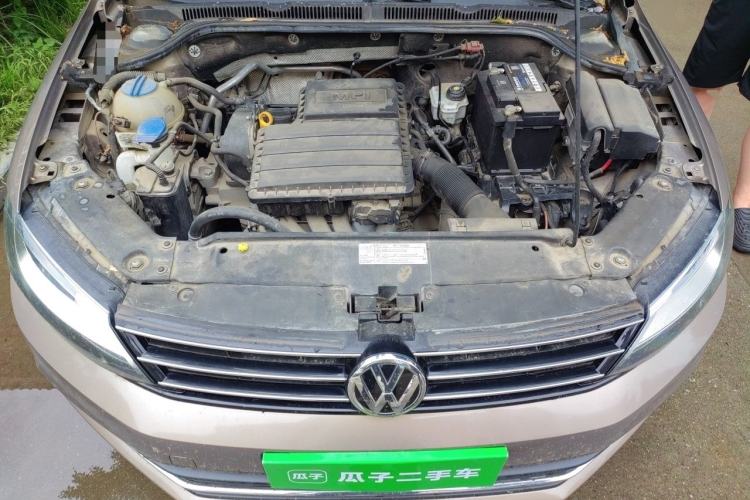 Used Volkswagen Sagitar 2015 1.6L Manual Comfort Model Engine Bay