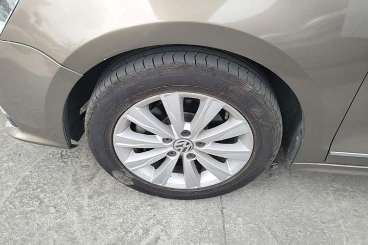 Used Volkswagen Sagitar 2015 1.6L Automatic Comfort Model Exterior 4