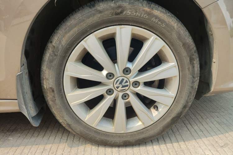 Used Volkswagen Sagitar 2015 1.6L Manual Comfort Model Exterior 7