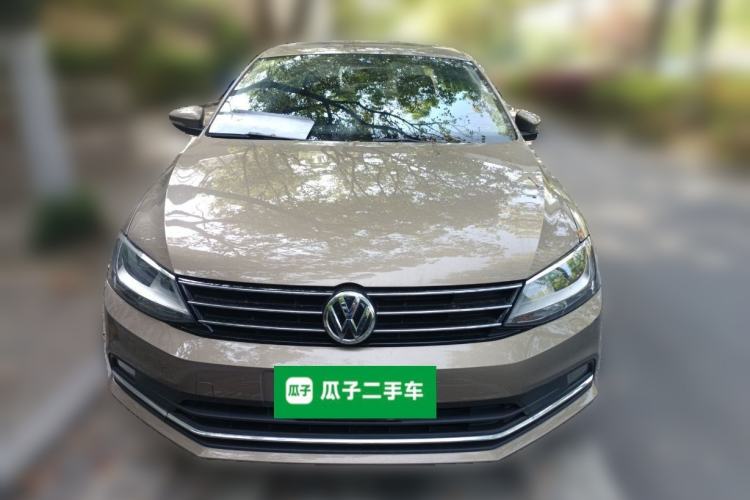 Used Volkswagen Sagitar 2015 1.6L Manual Comfort Model Front
