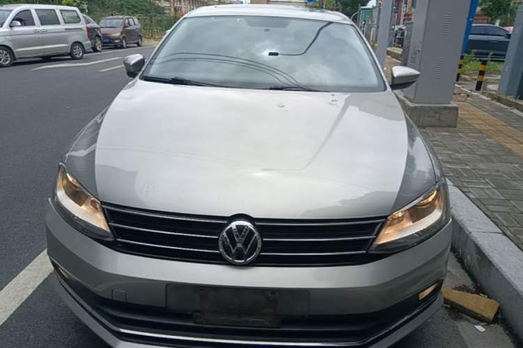 Used Volkswagen Sagitar 2015 1.6L Automatic Comfort Model Front