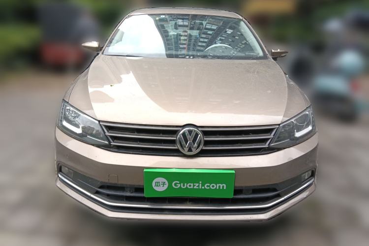 Used Volkswagen Sagitar 2015 230TSI Automatic Luxury Model Front