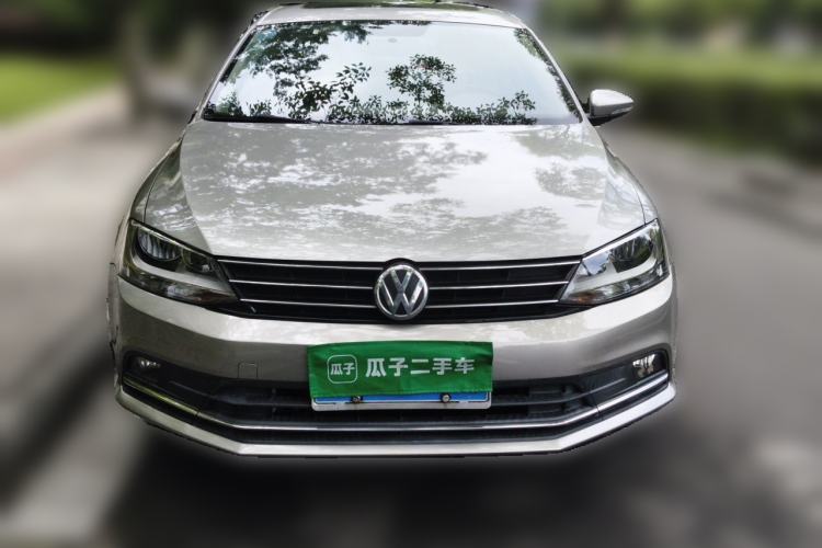 Used Volkswagen Sagitar 2015 1.6L Manual Comfort Model Front