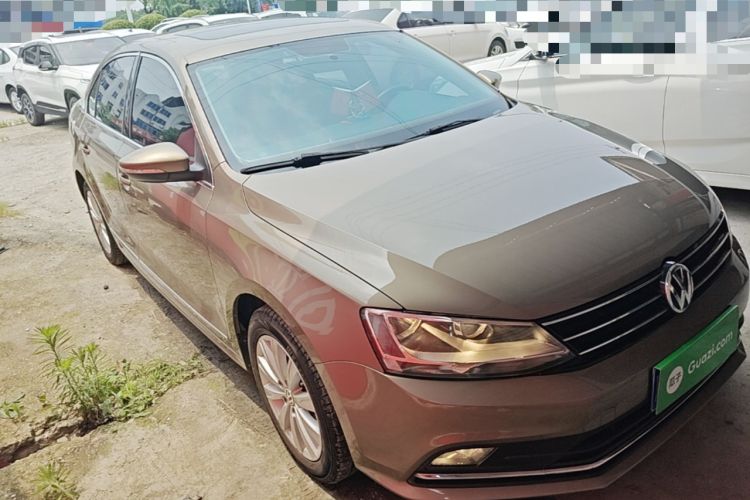 Used Volkswagen Sagitar 2015 230TSI Automatic Comfort Version Front Right 45 Deg