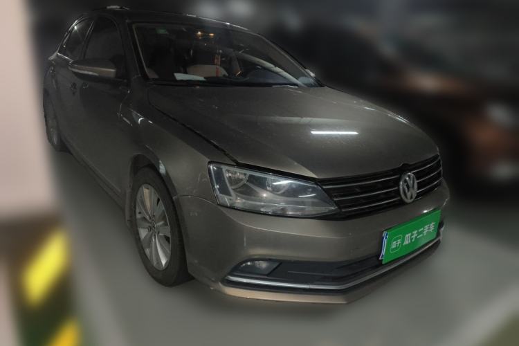 Used Volkswagen Sagitar 2015 230TSI Automatic Comfort Version Front Right 45 Deg