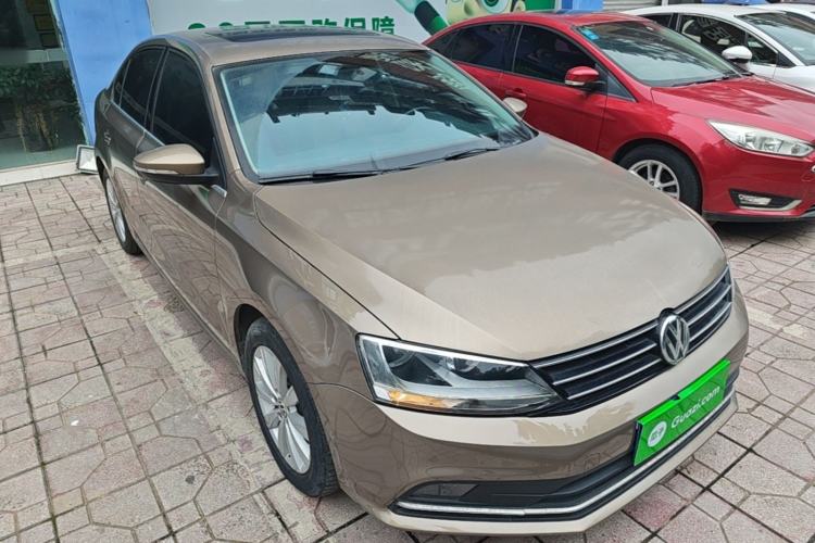 Used Volkswagen Sagitar 2015 1.6L Manual Comfort Model Front Right 45 Deg