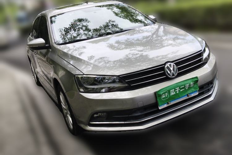 Used Volkswagen Sagitar 2015 1.6L Manual Comfort Model Front Right 45 Deg