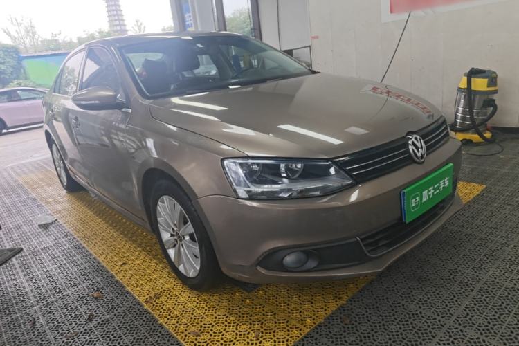 Used Volkswagen Sagitar 2015 1.6L Automatic Comfort Model Front Right 45 Deg