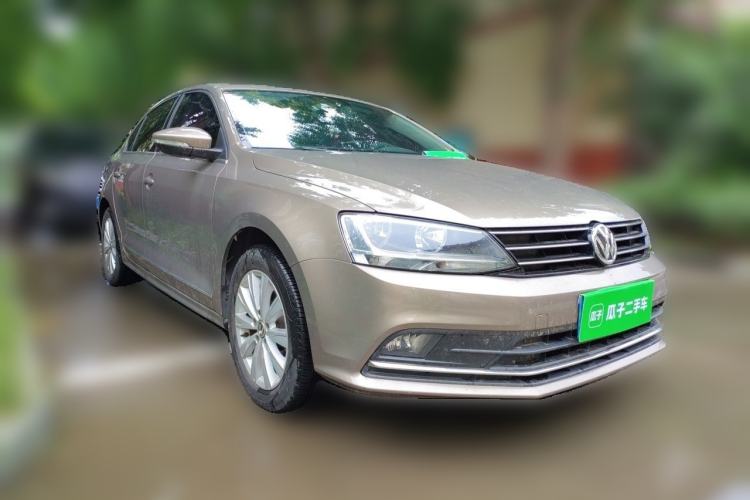 Used Volkswagen Sagitar 2015 1.6L Manual Comfort Model Front Right 45 Deg