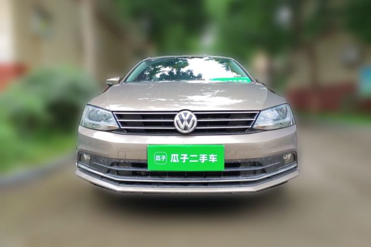 Used Volkswagen Sagitar 2015 1.6L Manual Comfort Model Front
